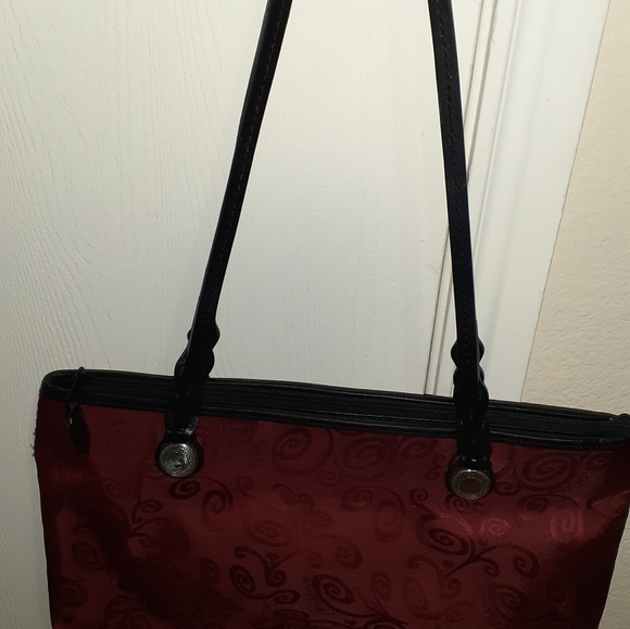 Beautiful Authentic Brighten Shoulder Bag - Picture 2 of 8